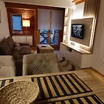 310- Vucko Privatni Apartamento 4*