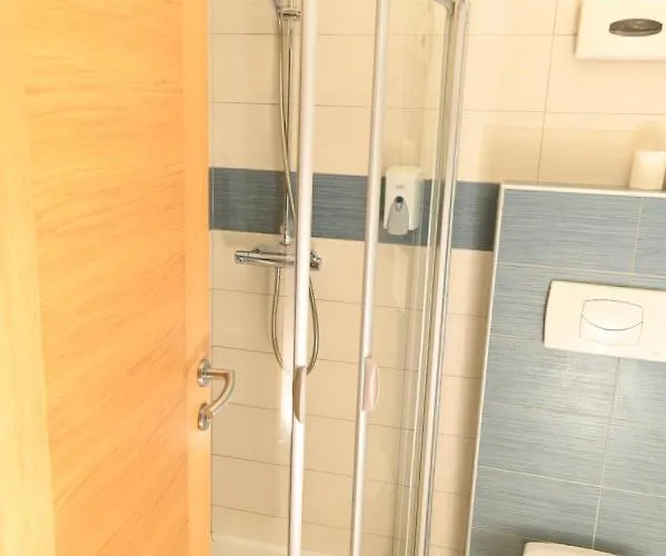 310- Vucko Privatni Appartamento 4*