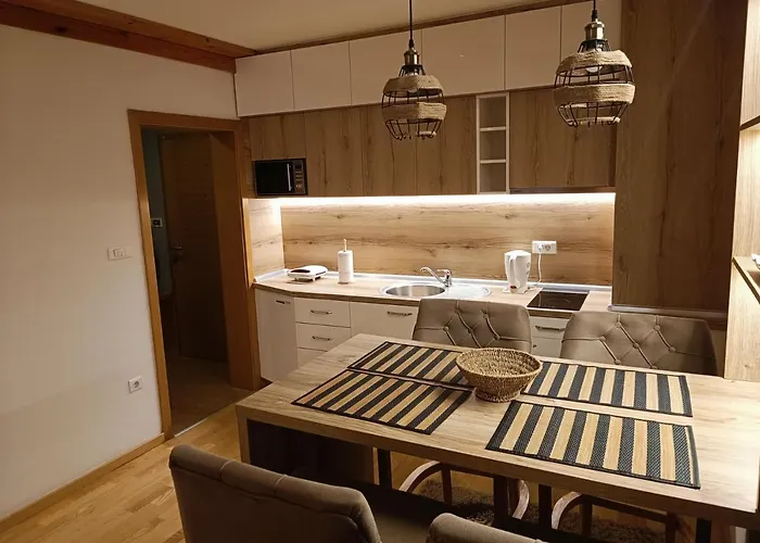 310- Vucko Privatni Appartamento 4*